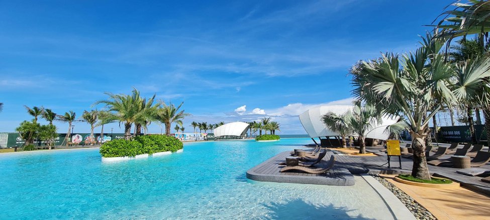 Ocean Pool - hồ bơi nước mặn 5.000 m2 tại phân kỳ The Tropicana