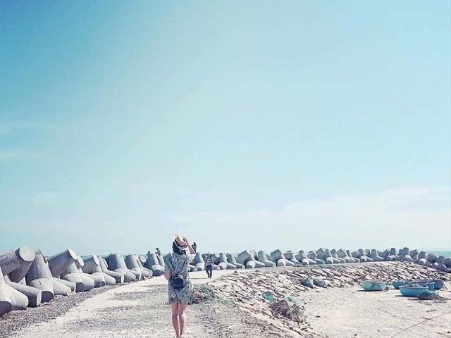 Bãi đá Ông Địa là nơi check-in sống ảo được nhiều du khách yêu thích Bãi đá Ông Địa là nơi check-in sống ảo được nhiều du khách yêu thích
